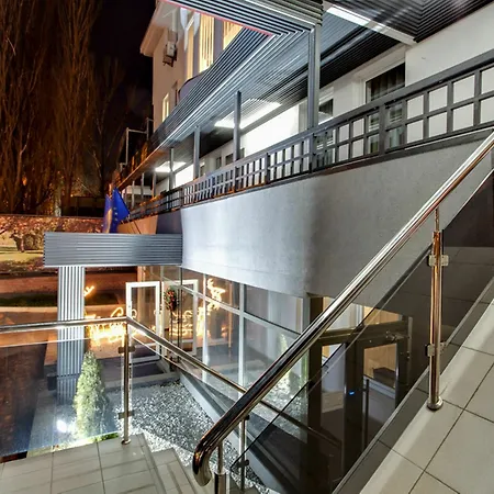 Готель Twin 4*